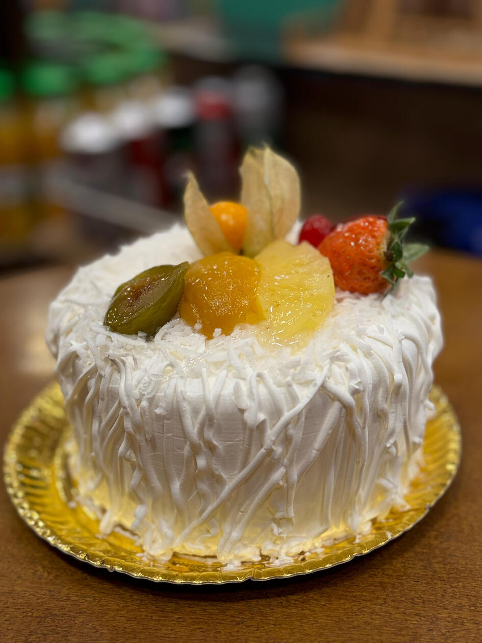 3218 - Frutas: Pão de ló Baunilha Recheio de Frutas